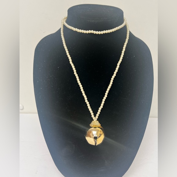 Christmas jingle bell necklace faux pearl - Picture 2 of 4